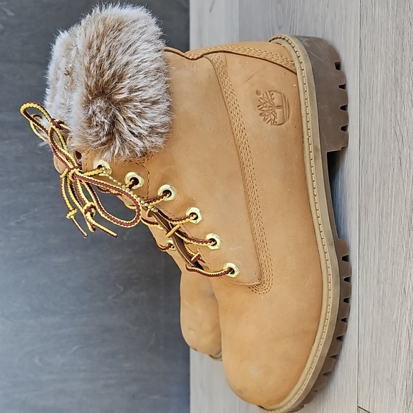 Timberland Premium Waterproof Wheat Nubuck Fur Trim 6" Boots Girls Size 4 - Picture 5 of 15